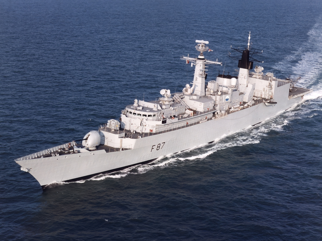 HMS Chatham (F87) Royal Navy Type 22 Frigate High Port Side View Photo Print Wall Art Decor Posters, Prints, & Visual Artwork Hampshire Prints 6 x 4 No Frame No
