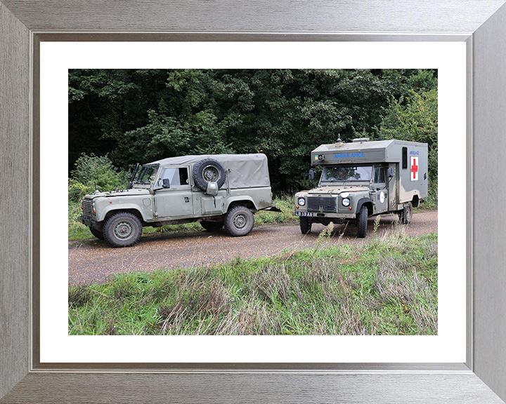 British Army Army Land Rover Pulse and Battlefield Ambulance Photo Print Wall Art Military Vehicle Decor Posters, Prints, & Visual Artwork Hampshire Prints 10 x 8 Silver Frame Yes