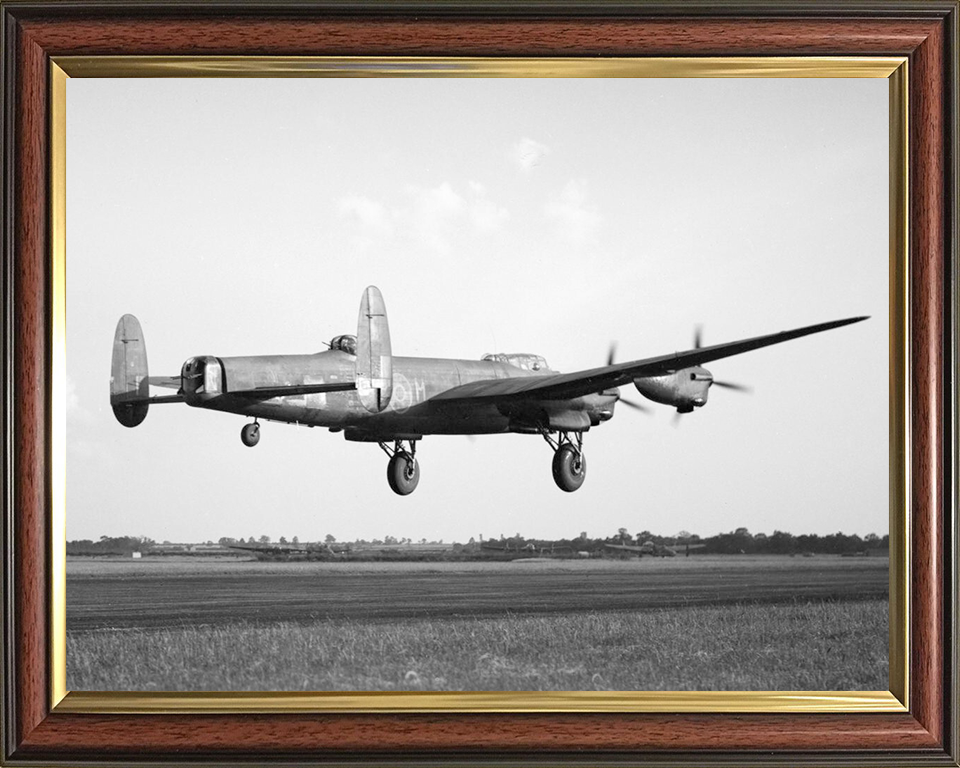 RAF Avro Lancaster B Mark III Taking Off Photo Print Royal Air Force Aircraft Wall Art Aviation Decor Posters, Prints, & Visual Artwork Hampshire Prints 10 x 8 Classic Frame No