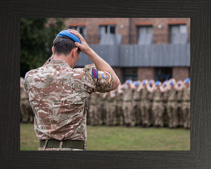 British Army Coldstream Guards Don UN Berets 2025 Photo Print Wall Art Military Decor Posters, Prints, & Visual Artwork Hampshire Prints 10 x 8 Black Frame No