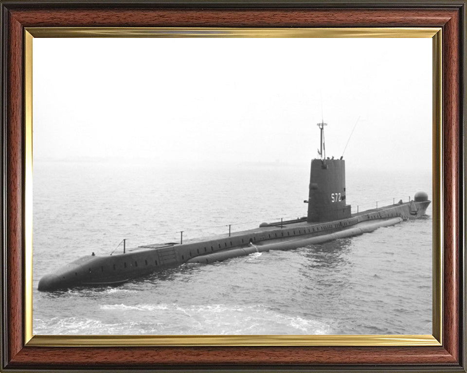 HMS Aeneas (P427) (S72) Photo Print - Port Side View - Royal Navy Amphion Class Submarine Posters, Prints, & Visual Artwork Hampshire Prints 10 x 8 Classic Frame No