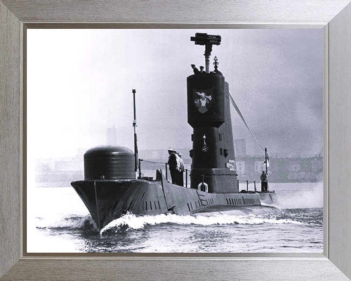HMS Aeneas (S72) Photo Print - Paying Off 1972 - Royal Navy Amphion Class Submarine Posters, Prints, & Visual Artwork Hampshire Prints 10 x 8 Silver Frame No