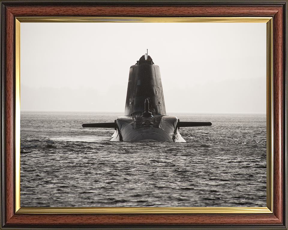 HMS Astute (S119) Photo Print - Black and White 2009 - Royal Navy Astute Class Submarine Posters, Prints, & Visual Artwork Hampshire Prints 10 x 8 Classic Frame No
