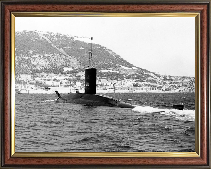 HMS Dreadnought (S101) Photo Print - Port Side View - Royal Navy Valiant Class Submarine Posters, Prints, & Visual Artwork Hampshire Prints 10 x 8 Classic Frame No