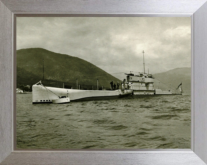 HMS L53 L Class Submarine Photo Print Port Side View Royal Navy Wall Art Naval Decor Poster Posters, Prints, & Visual Artwork Hampshire Prints 10 x 8 Silver Frame No