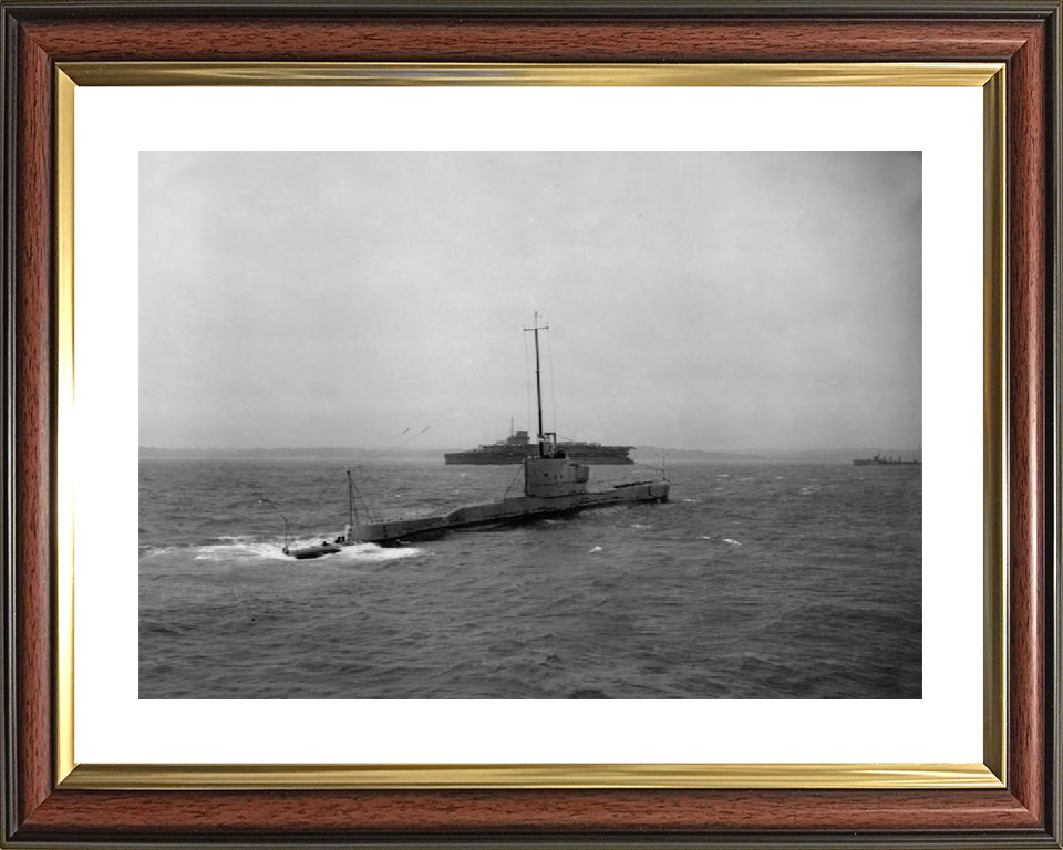 HMS Phoenix (N96) Photo Print - Underway - Royal Navy Parthian Class Submarine Posters, Prints, & Visual Artwork Hampshire Prints 10 x 8 Classic Frame Yes