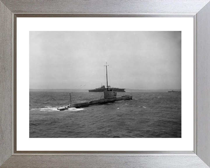 HMS Phoenix (N96) Photo Print - Underway - Royal Navy Parthian Class Submarine Posters, Prints, & Visual Artwork Hampshire Prints 10 x 8 Silver Frame Yes