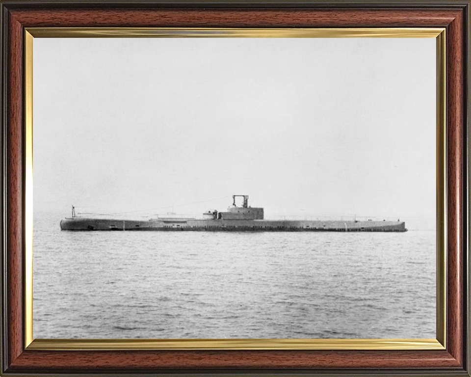 HMS Porpoise (N14) Photo Print - Port Side - Royal Navy Grampus Class Submarine Posters, Prints, & Visual Artwork Hampshire Prints 10 x 8 Classic Frame No