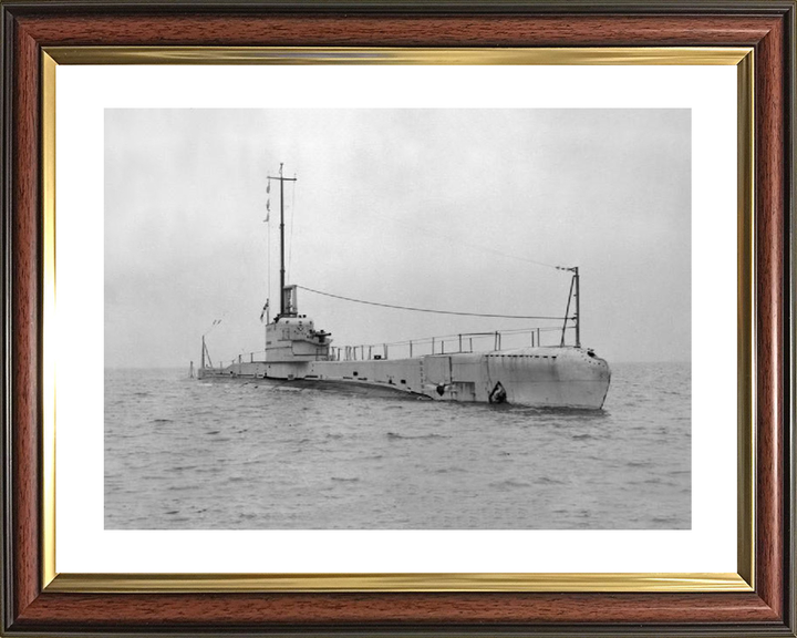 HMS Rainbow (N16) Photo Print - Starboard Bow View - Royal Navy Rainbow Class Submarine Posters, Prints, & Visual Artwork Hampshire Prints 10 x 8 Classic Frame Yes