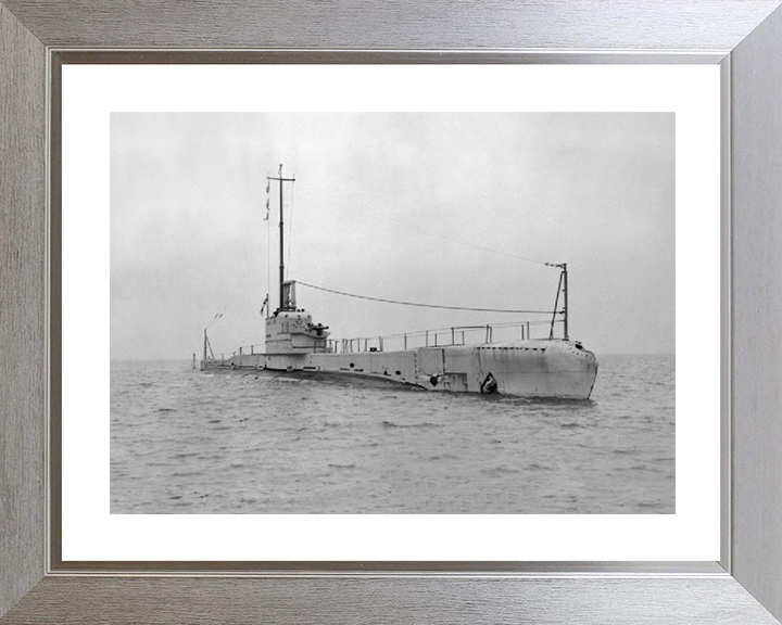 HMS Rainbow (N16) Photo Print - Starboard Bow View - Royal Navy Rainbow Class Submarine Posters, Prints, & Visual Artwork Hampshire Prints 10 x 8 Silver Frame Yes