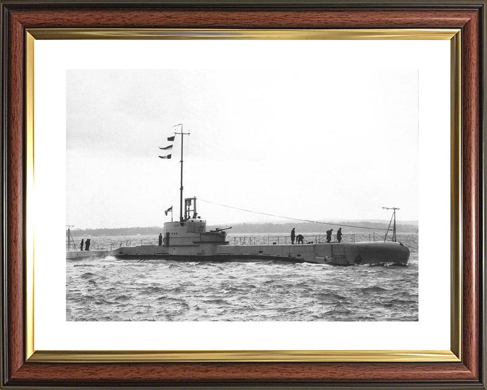 HMS Regent (N41) Photo Print - Underway - Royal Navy Rainbow Class Submarine Posters, Prints, & Visual Artwork Hampshire Prints 10 x 8 Classic Frame Yes