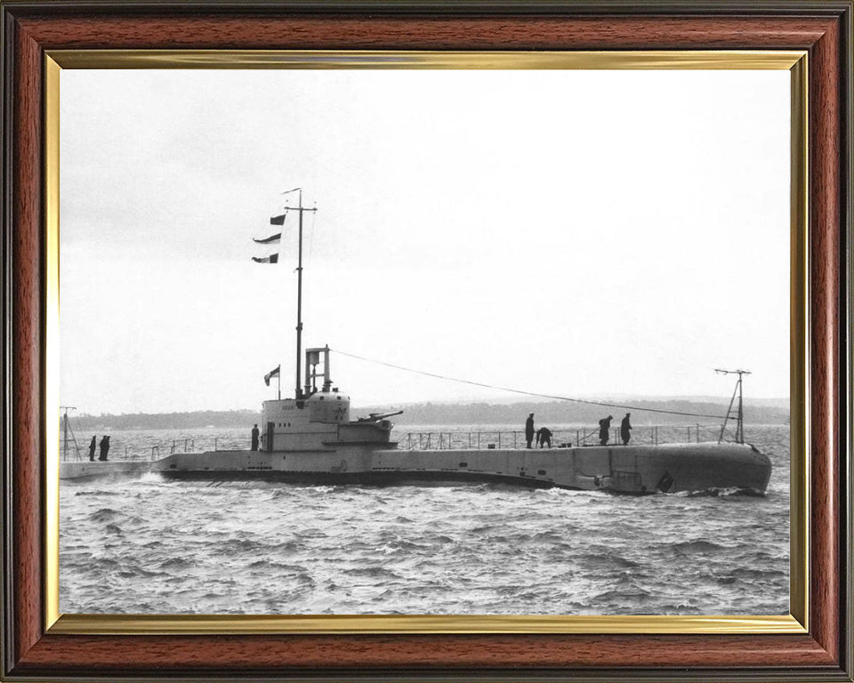 HMS Regent (N41) Photo Print - Underway - Royal Navy Rainbow Class Submarine Posters, Prints, & Visual Artwork Hampshire Prints 10 x 8 Classic Frame No