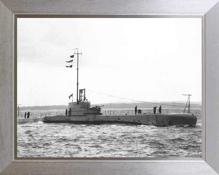 HMS Regent (N41) Photo Print - Underway - Royal Navy Rainbow Class Submarine Posters, Prints, & Visual Artwork Hampshire Prints 10 x 8 Silver Frame No