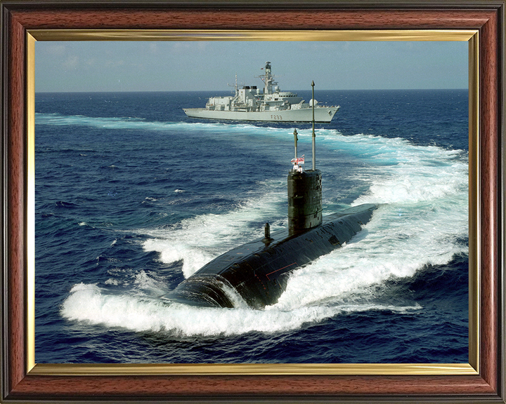 HMS Sceptre (S104) Swiftsure Class Submarine Photo Print At Sea 1996 Royal Navy Wall Art Naval Decor Posters, Prints, & Visual Artwork Hampshire Prints 10 x 8 Classic Frame No