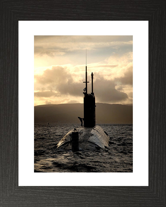 HMS Sceptre (S104) Photo Print - Stern View - Royal Navy Swiftsure Class Submarine Posters, Prints, & Visual Artwork Hampshire Prints 10 x 8 Black Frame Yes