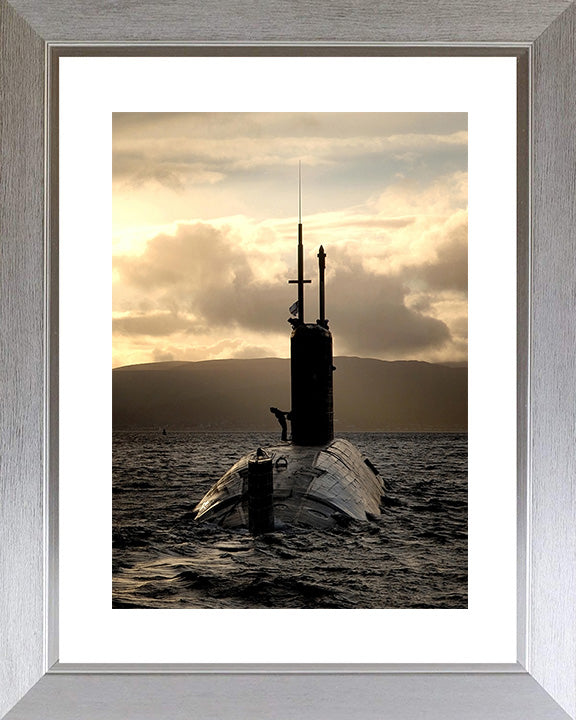 HMS Sceptre (S104) Photo Print - Stern View - Royal Navy Swiftsure Class Submarine Posters, Prints, & Visual Artwork Hampshire Prints 10 x 8 Silver Frame Yes
