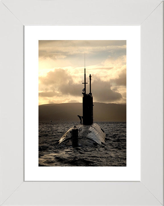 HMS Sceptre (S104) Photo Print - Stern View - Royal Navy Swiftsure Class Submarine Posters, Prints, & Visual Artwork Hampshire Prints 10 x 8 White Frame Yes
