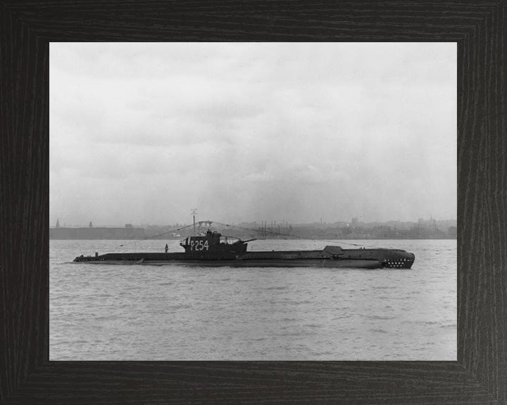 HMS Selene (P254) Photo Print - Starboard View - Royal Navy S Class Submarine Posters, Prints, & Visual Artwork Hampshire Prints 10 x 8 Black Frame No