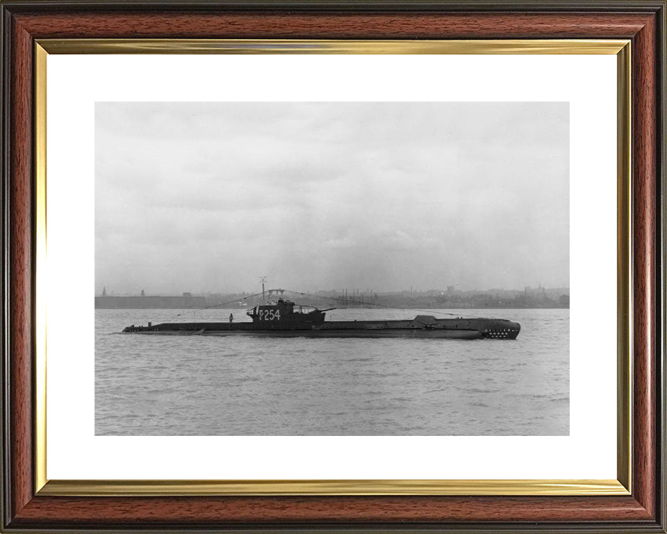 HMS Selene (P254) Photo Print - Starboard View - Royal Navy S Class Submarine Posters, Prints, & Visual Artwork Hampshire Prints 10 x 8 Classic Frame Yes
