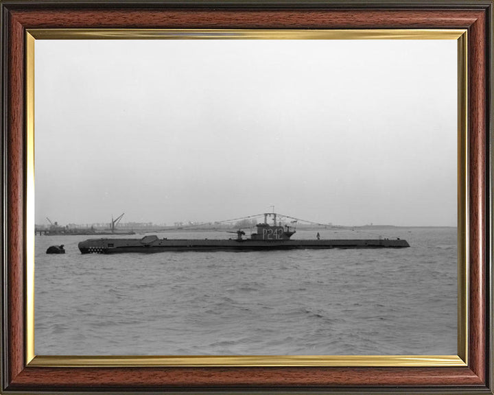 HMS Shalimar (P242) Photo Print - Port Side View - Royal Navy S Class Submarine Posters, Prints, & Visual Artwork Hampshire Prints 10 x 8 Classic Frame No