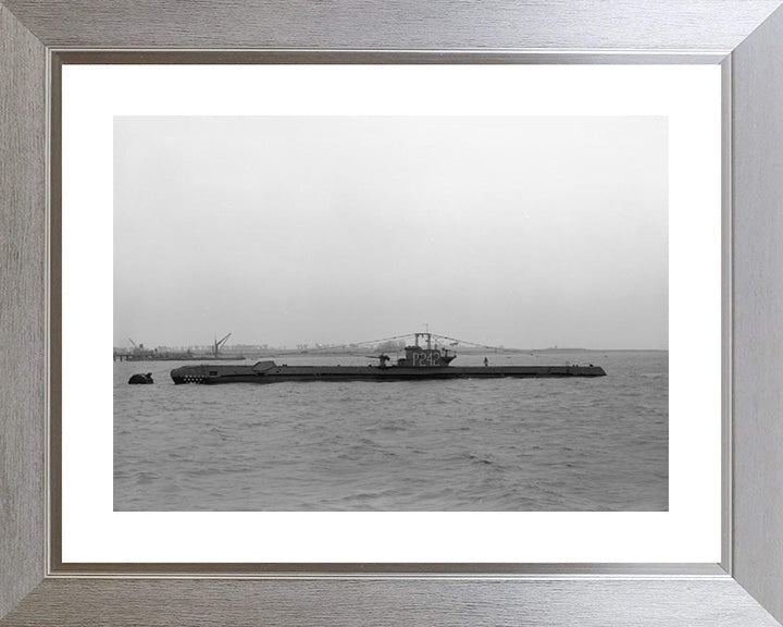 HMS Shalimar (P242) Photo Print - Port Side View - Royal Navy S Class Submarine Posters, Prints, & Visual Artwork Hampshire Prints 10 x 8 Silver Frame Yes