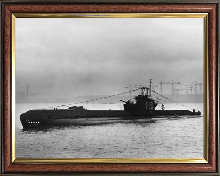 HMS Sleuth (P261) Photo Print - Port Side View - Royal Navy S Class Submarine Posters, Prints, & Visual Artwork Hampshire Prints 10 x 8 Classic Frame No