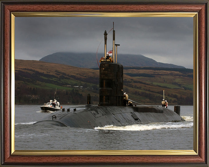 HMS Spartan (S105) Photo Print - Entering Harbour - Royal Navy Swiftsure Class Submarine Posters, Prints, & Visual Artwork Hampshire Prints 10 x 8 Classic Frame No