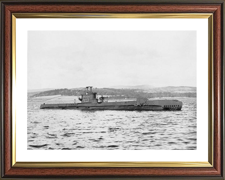 HMS Spiteful (P227) Photo Print - Starboard View - Royal Navy S Class Submarine Posters, Prints, & Visual Artwork Hampshire Prints 10 x 8 Classic Frame Yes