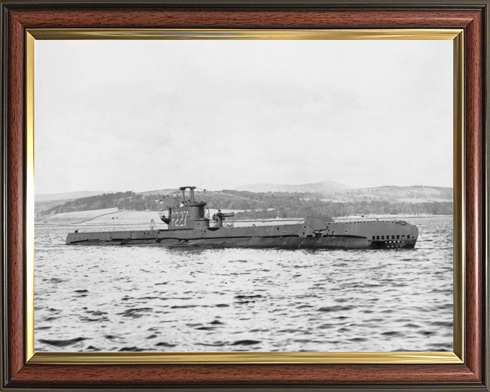 HMS Spiteful (P227) Photo Print - Starboard View - Royal Navy S Class Submarine Posters, Prints, & Visual Artwork Hampshire Prints 10 x 8 Classic Frame No