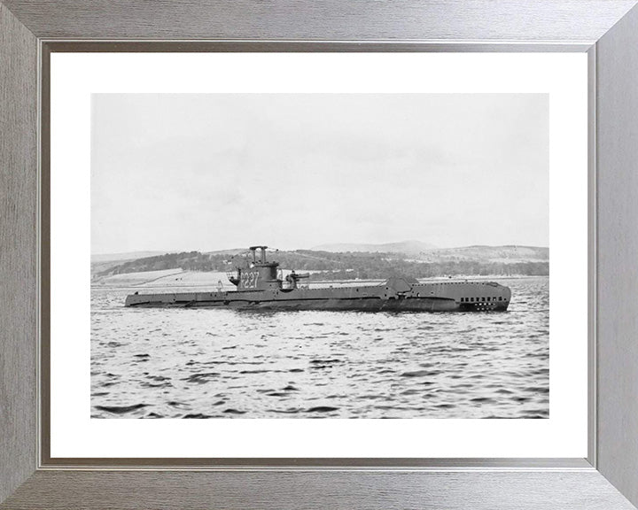 HMS Spiteful (P227) Photo Print - Starboard View - Royal Navy S Class Submarine Posters, Prints, & Visual Artwork Hampshire Prints 10 x 8 Silver Frame Yes