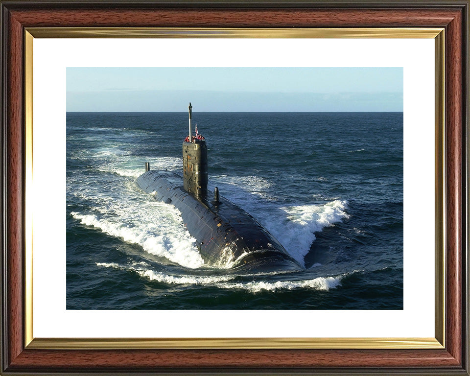 HMS Splendid (S106) Photo Print - Low Starboard Bow View - Royal Navy Swiftsure Class Submarine Posters, Prints, & Visual Artwork Hampshire Prints 10 x 8 Classic Frame Yes