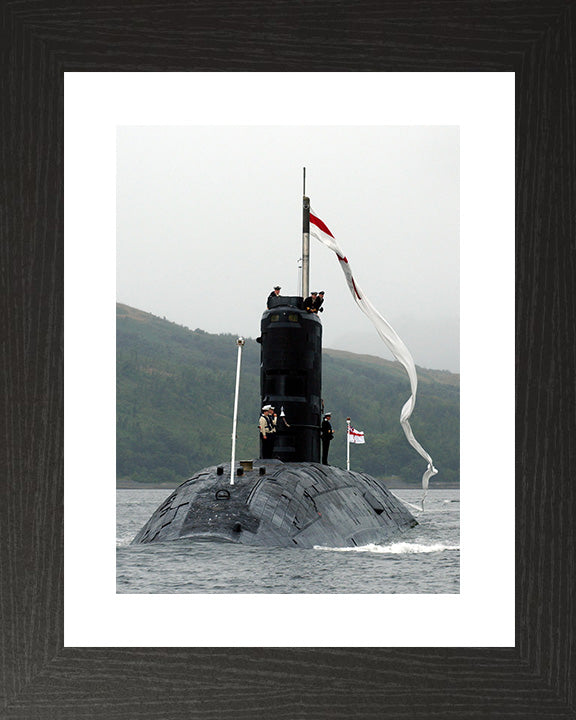 HMS Splendid (S106) Photo Print - Paying Off - Royal Navy Swiftsure Class Submarine Posters, Prints, & Visual Artwork Hampshire Prints 10 x 8 Black Frame Yes