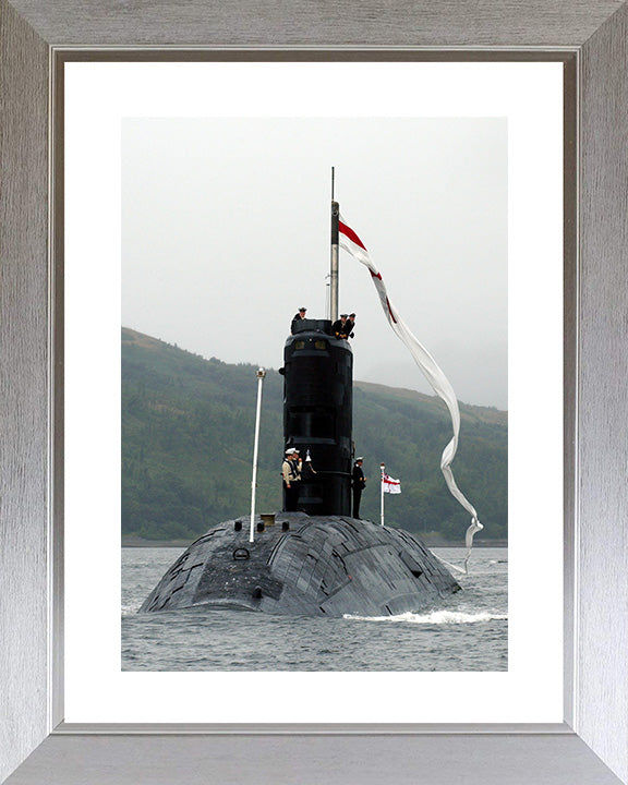 HMS Splendid (S106) Photo Print - Paying Off - Royal Navy Swiftsure Class Submarine Posters, Prints, & Visual Artwork Hampshire Prints 10 x 8 Silver Frame Yes