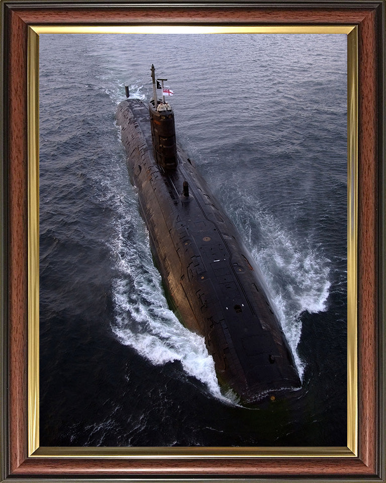 HMS Splendid (S106) Photo Print - Starboard Bow View - Royal Navy Swiftsure Class Submarine Posters, Prints, & Visual Artwork Hampshire Prints 10 x 8 Classic Frame No