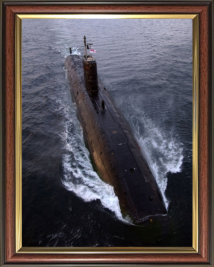 HMS Splendid (S106) Photo Print - Starboard Bow View - Royal Navy Swiftsure Class Submarine Posters, Prints, & Visual Artwork Hampshire Prints 10 x 8 Classic Frame No