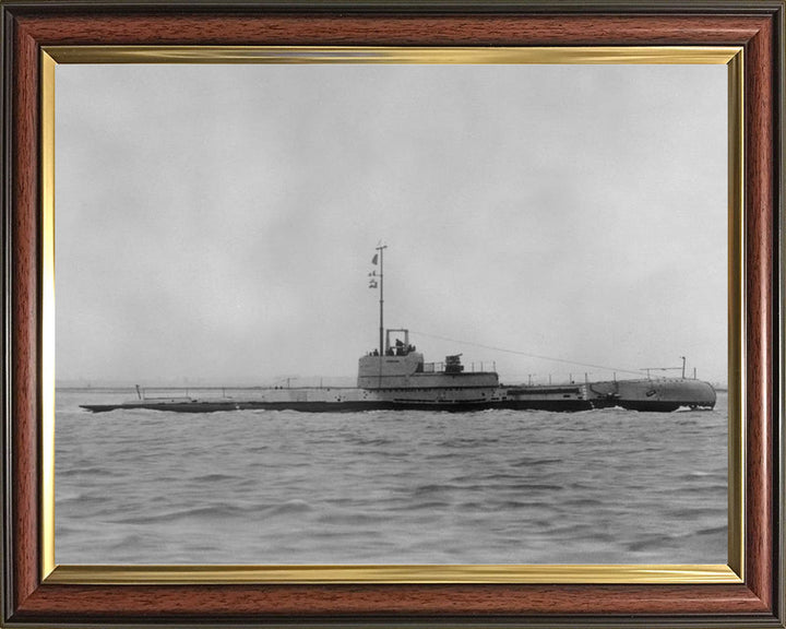 HMS Sturgeon (73S) Photo Print - Starboard View - Royal Navy S Class Submarine Posters, Prints, & Visual Artwork Hampshire Prints 10 x 8 Classic Frame No