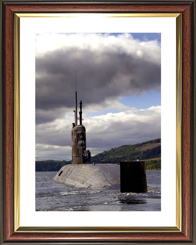 HMS Superb (S109) Photo Print - Stern View - Royal Navy Swiftsure Class Submarine Posters, Prints, & Visual Artwork Hampshire Prints 10 x 8 Classic Frame Yes