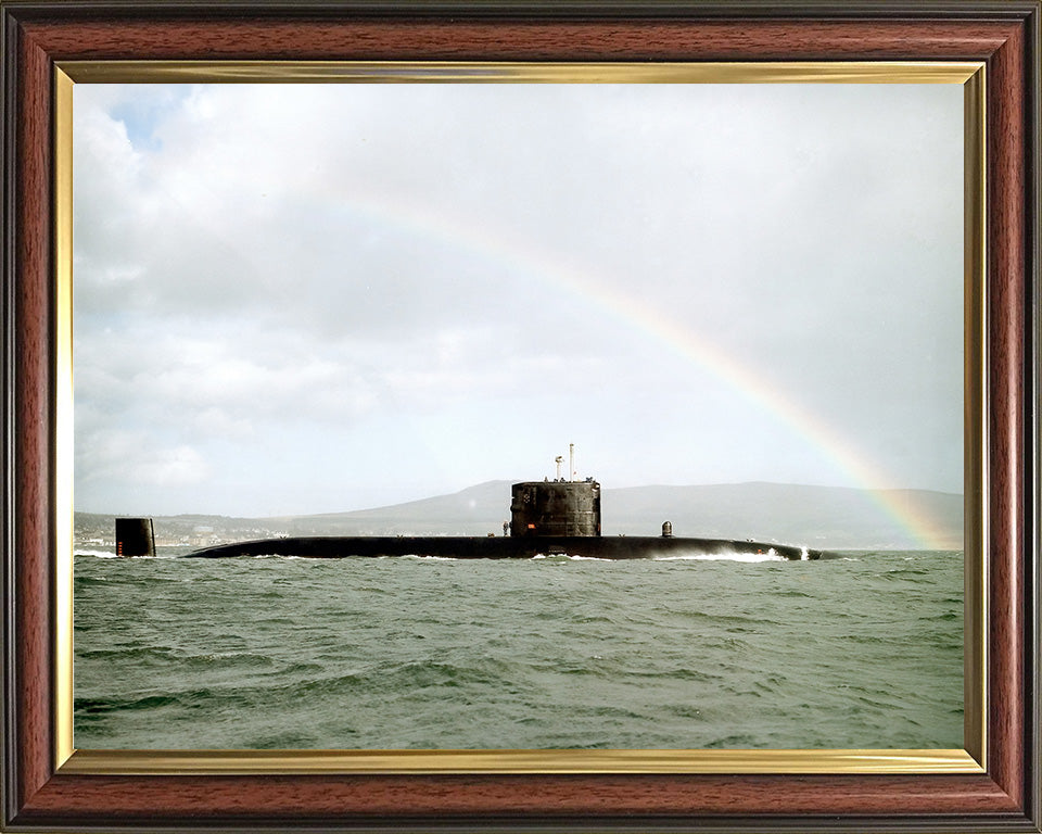 HMS Swiftsure (S126) Photo Print - Starboard View - Royal Navy Swiftsure Class Submarine Posters, Prints, & Visual Artwork Hampshire Prints 10 x 8 Classic Frame No