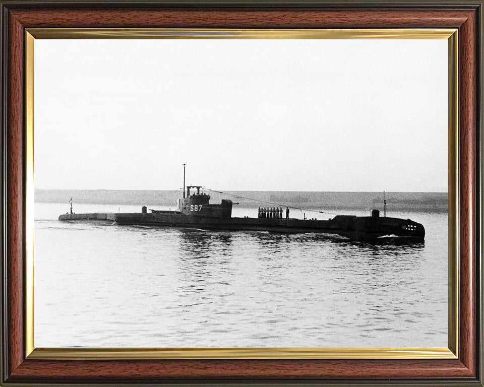 HMS Tally-Ho (P317) Photo Print - Starboard View - Royal Navy T Class Submarine Posters, Prints, & Visual Artwork Hampshire Prints 10 x 8 Classic Frame No