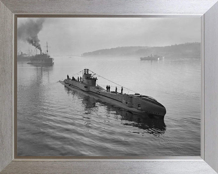 HMS Thunderbolt (N25) Photo Print - Starboard Bow View - Royal Navy T Class Submarine Posters, Prints, & Visual Artwork Hampshire Prints 10 x 8 Silver Frame No