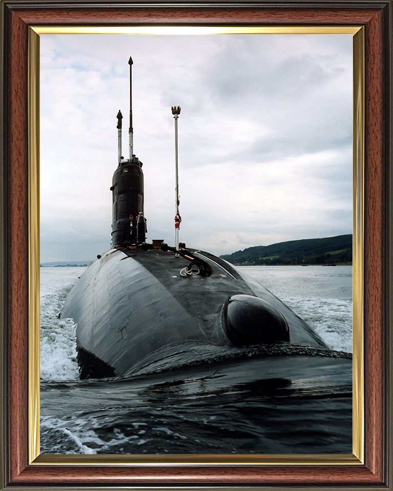 HMS Torbay (S90) Photo Print - Clyde 1993 - Royal Navy Trafalgar Class Submarine Posters, Prints, & Visual Artwork Hampshire Prints 10 x 8 Classic Frame No