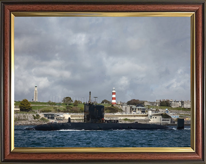 HMS Trenchant (S91) Photo Print - Plymouth - Royal Navy Trafalgar Class Submarine Posters, Prints, & Visual Artwork Hampshire Prints 10 x 8 Classic Frame No