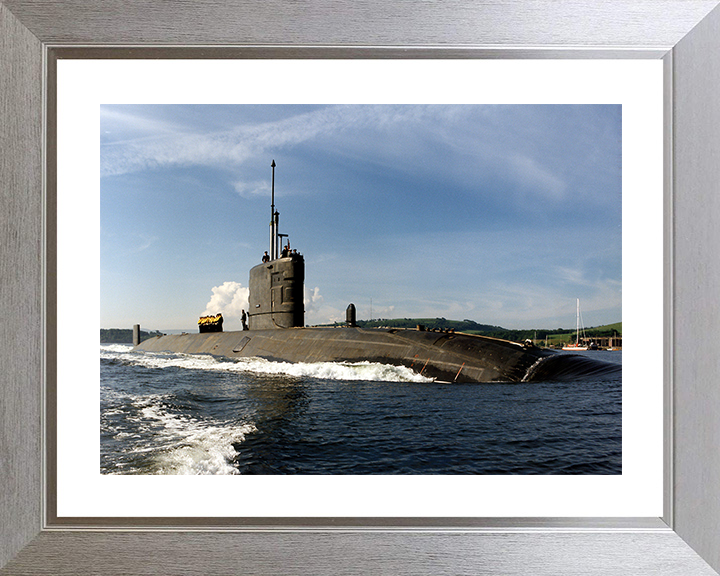 HMS Triumph (S93) Trafalgar Class Submarine Photo Print Clyde 1991 Royal Navy Wall Art Naval Decor Posters, Prints, & Visual Artwork Hampshire Prints 10 x 8 Silver Frame Yes