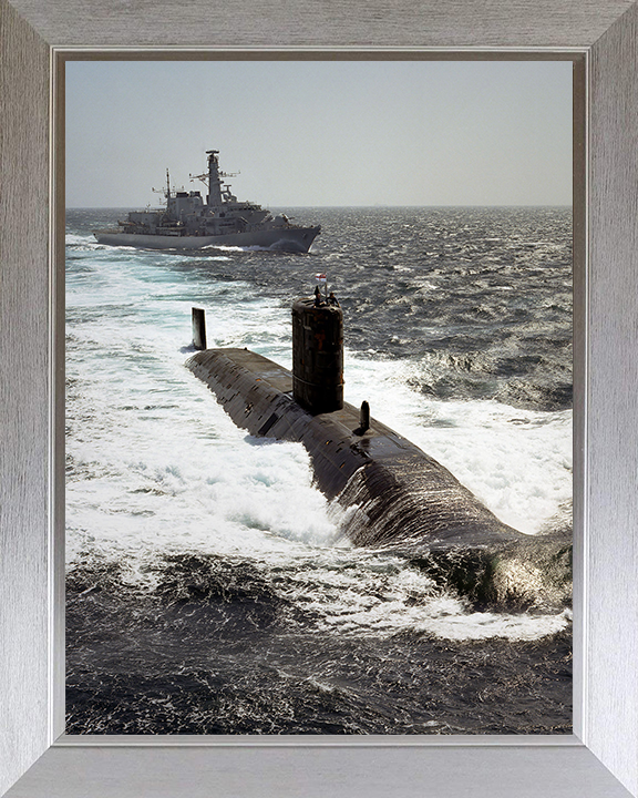 HMS Triumph (S93) Photo Print - Red Sea 2001 - Royal Navy Trafalgar Class Submarine Posters, Prints, & Visual Artwork Hampshire Prints 10 x 8 Silver Frame No