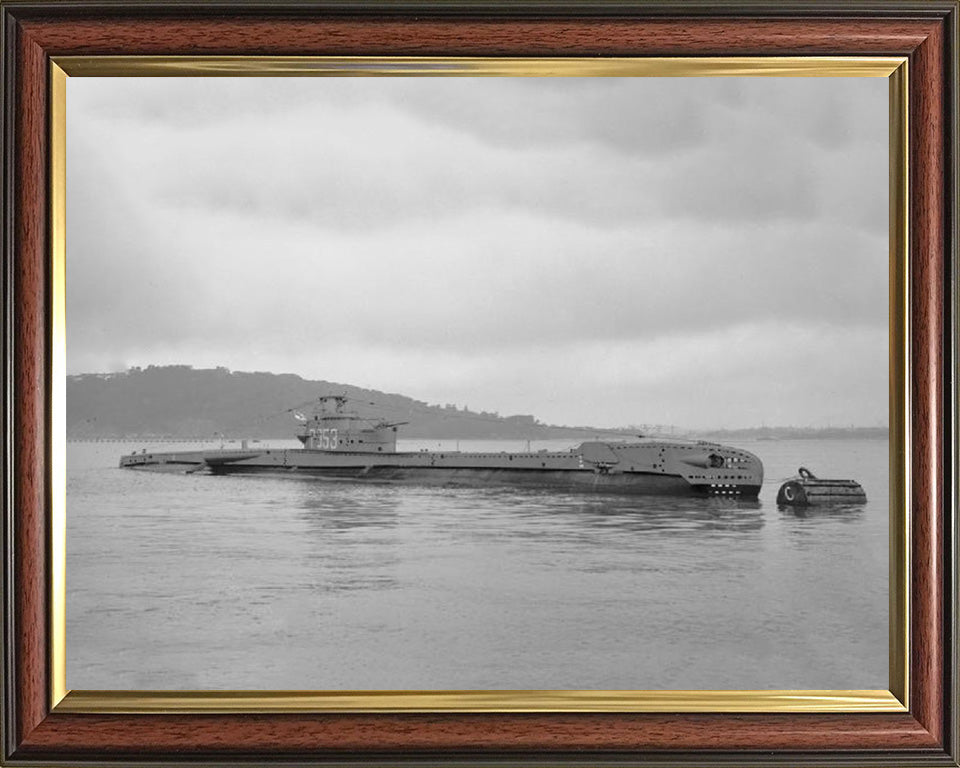 HMS Truncheon P353 Photo Print - At A Buoy - Royal Navy T Class Submarine Posters, Prints, & Visual Artwork Hampshire Prints 10 x 8 Classic Frame No