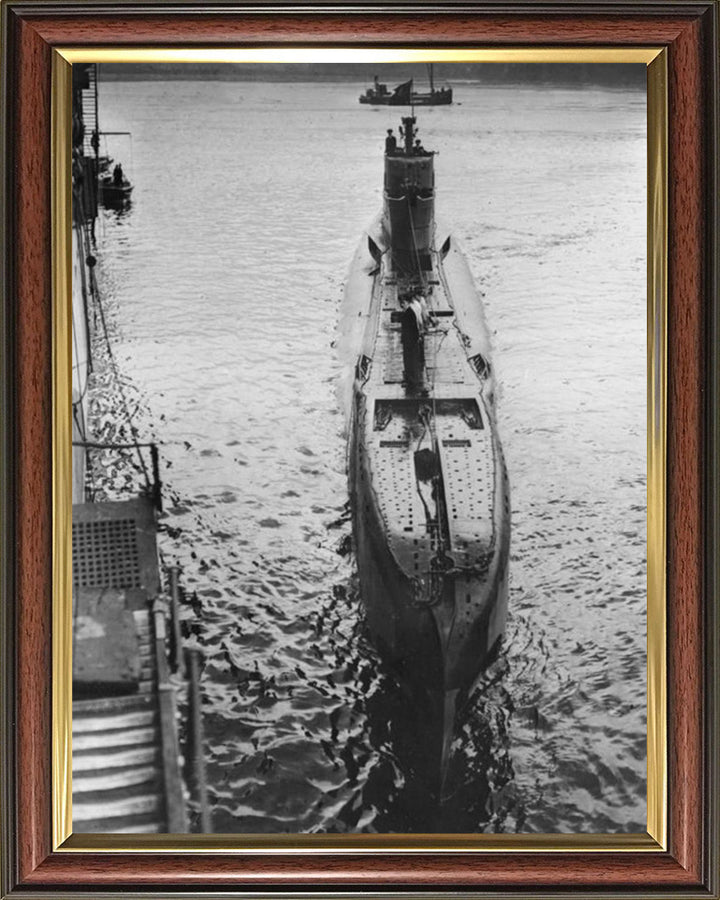 HMS Tuna (N94) Photo Print - Stern View - Royal Navy T Class Submarine Posters, Prints, & Visual Artwork Hampshire Prints 10 x 8 Classic Frame No
