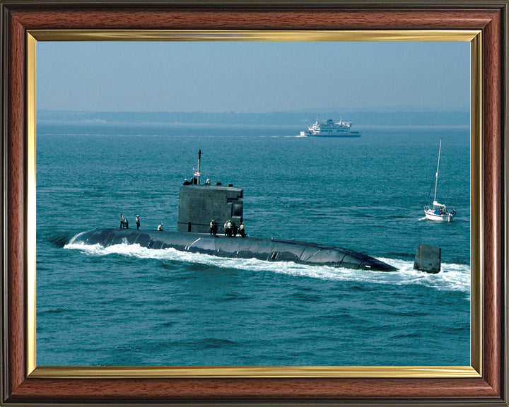 HMS Ursula (S42) Photo Print - Underway - Royal Navy Upholder Class Submarine Posters, Prints, & Visual Artwork Hampshire Prints 10 x 8 Classic Frame No