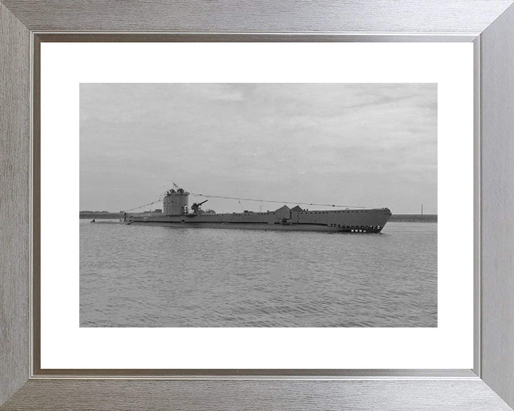 HMS Urtica (P83) Photo Print - Starboard View - Royal Navy V Class Submarine Posters, Prints, & Visual Artwork Hampshire Prints 10 x 8 Silver Frame No