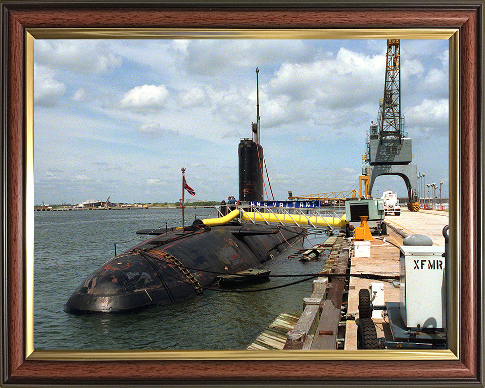 HMS Valiant (S102) Photo Print - Alongside - Royal Navy Valiant Class Submarine Posters, Prints, & Visual Artwork Hampshire Prints 10 x 8 Classic Frame No