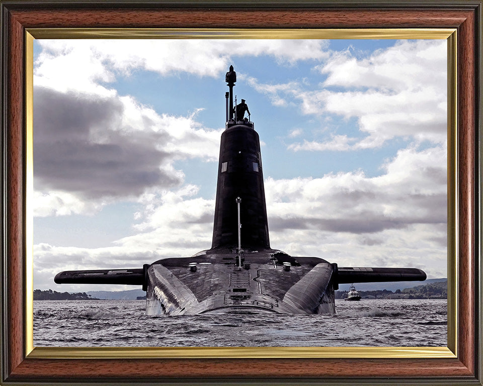 HMS Vengeance (S31) Photo Print - OST 2007 - Royal Navy Vanguard Class Submarine Posters, Prints, & Visual Artwork Hampshire Prints 10 x 8 Classic Frame No